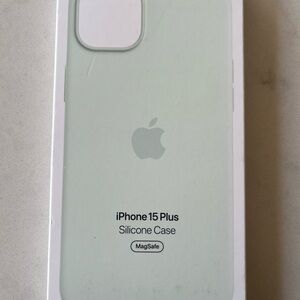 New Apple iPhone 15 Plus Silicone Case - Mint Green